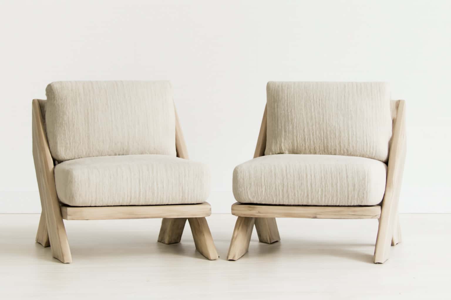 Sable Oak Lounge Accent Chair angle thumbnail 2
