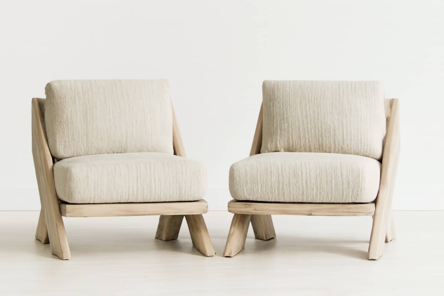 Sable Oak Lounge Accent Chair - 2