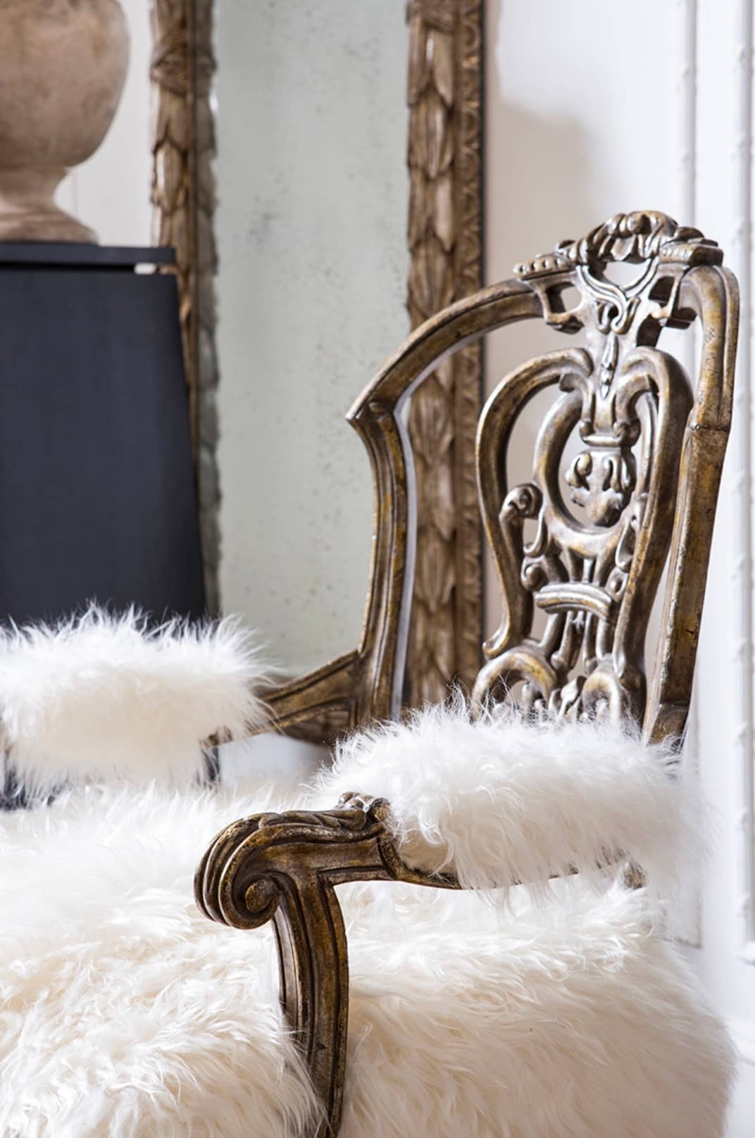 Versailles Luxe Carved Chair – Antique Gold Finish with Faux Fur Upholstery - 4