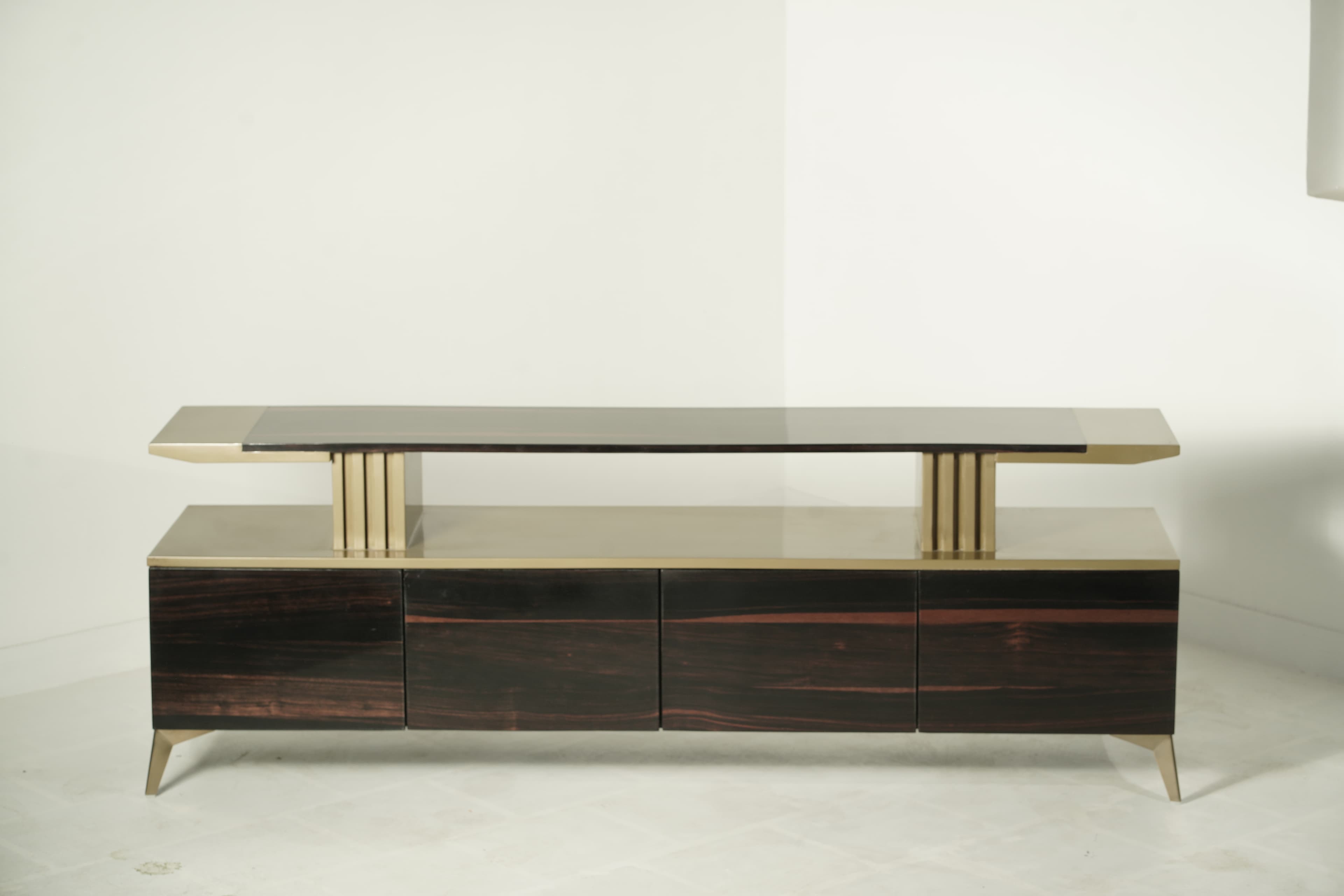 Noir & Cream — A Contemporary Collection (palette-led, premium) detail 3