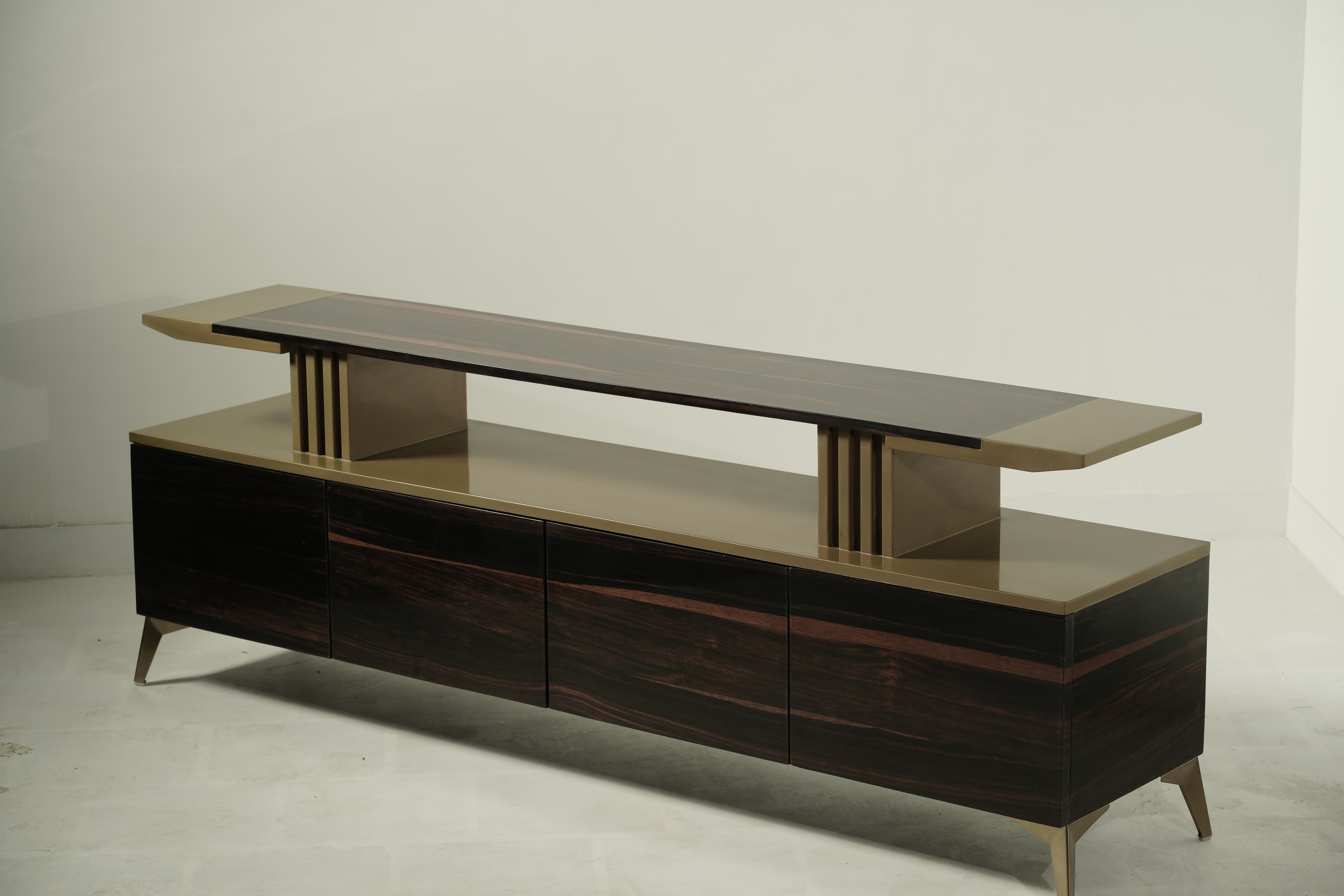Noir & Cream — A Contemporary Collection (palette-led, premium) detail 4