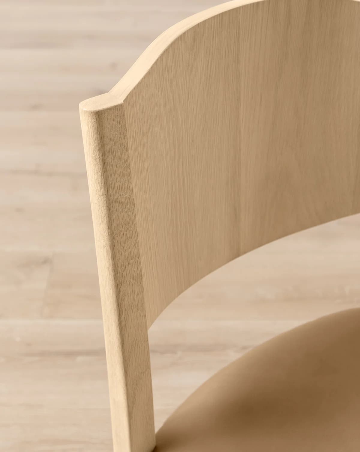 Shepherd Curve Dining Chair - 4