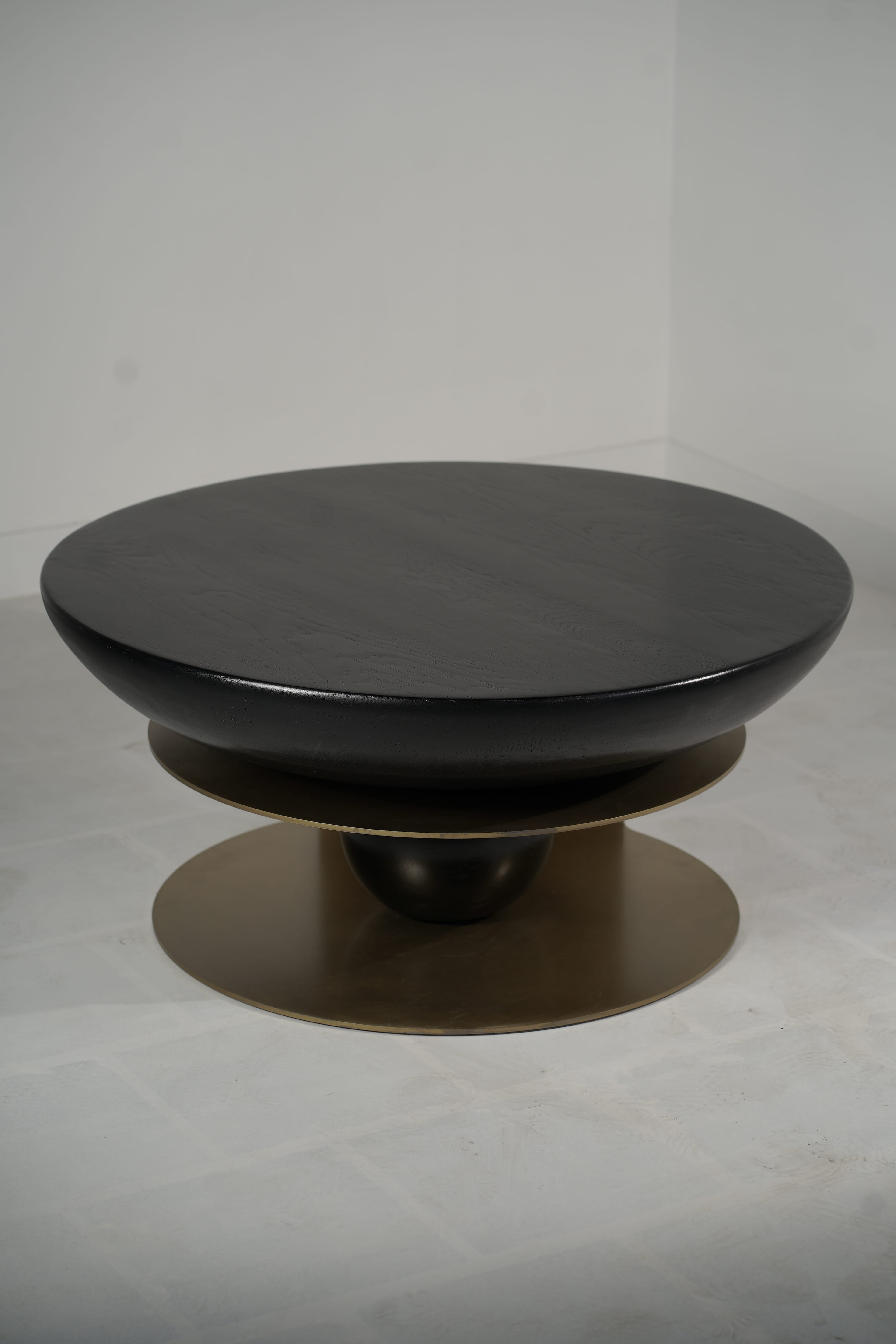 Noir & Cream — A Contemporary Collection (palette-led, premium) detail 1